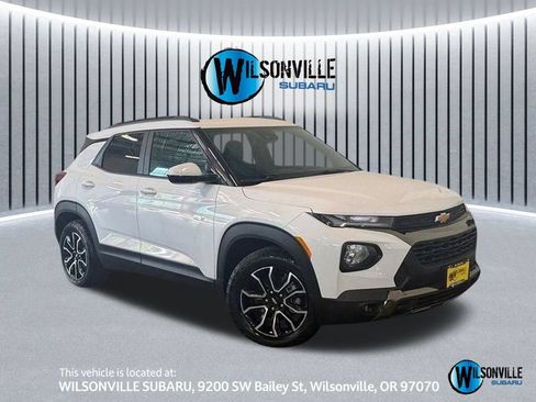 Used 2023 Chevrolet TrailBlazer ACTIV w/ Sun and Liftgate Package FWD image 1