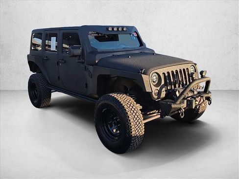 Used 2015 Jeep Wrangler Unlimited Rubicon w/ Connectivity Group image 8