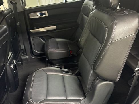 Used 2020 Ford Explorer Limited w/ Class III Trailer Tow Package image 23