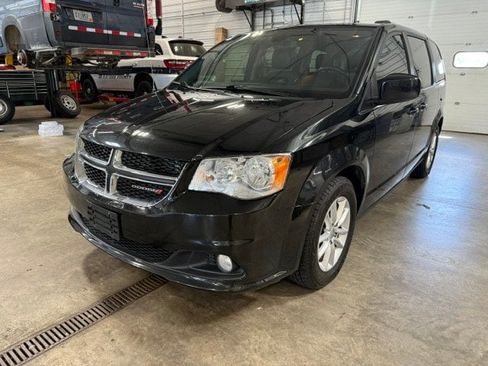 Certified 2020 Dodge Grand Caravan SXT FWD image 35