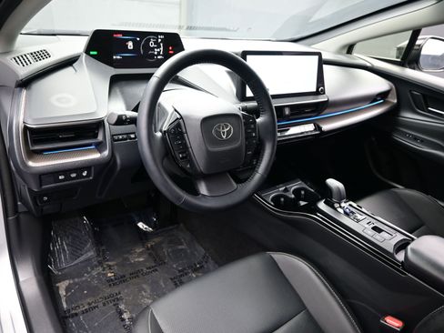 Used 2024 Toyota Prius XLE image 13