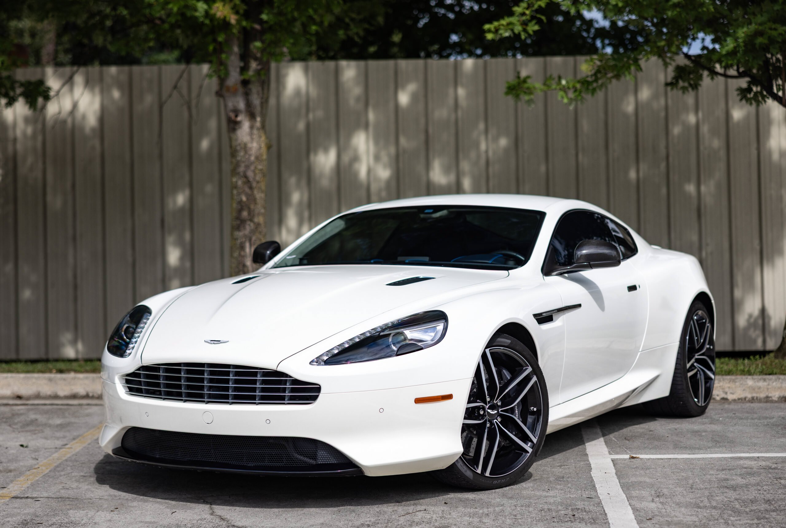 Used 2016 Aston Martin DB9 GT RWD image 1