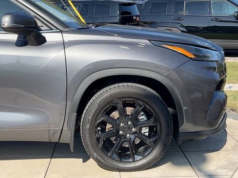 Used 2024 Toyota Highlander LE image 14