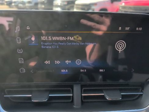 Used 2025 Chevrolet Trax RS FWD image 26
