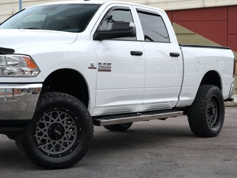 Used 2018 RAM 2500 Tradesman w/ Chrome Appearance Group AWD/4WD image 9