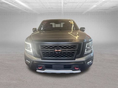 Used 2021 Nissan Titan PRO-4X w/ Pro-4x Convenience Package AWD/4WD image 10