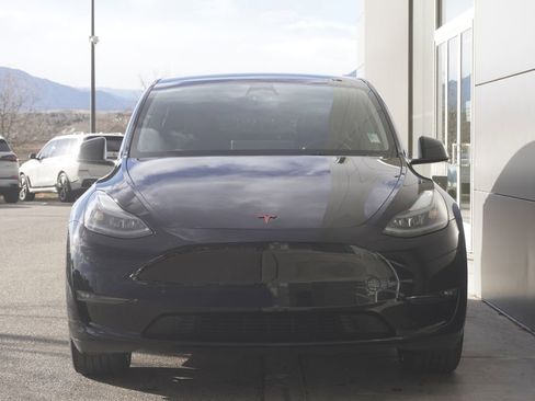 Used 2023 Tesla Model Y Long Range image 5