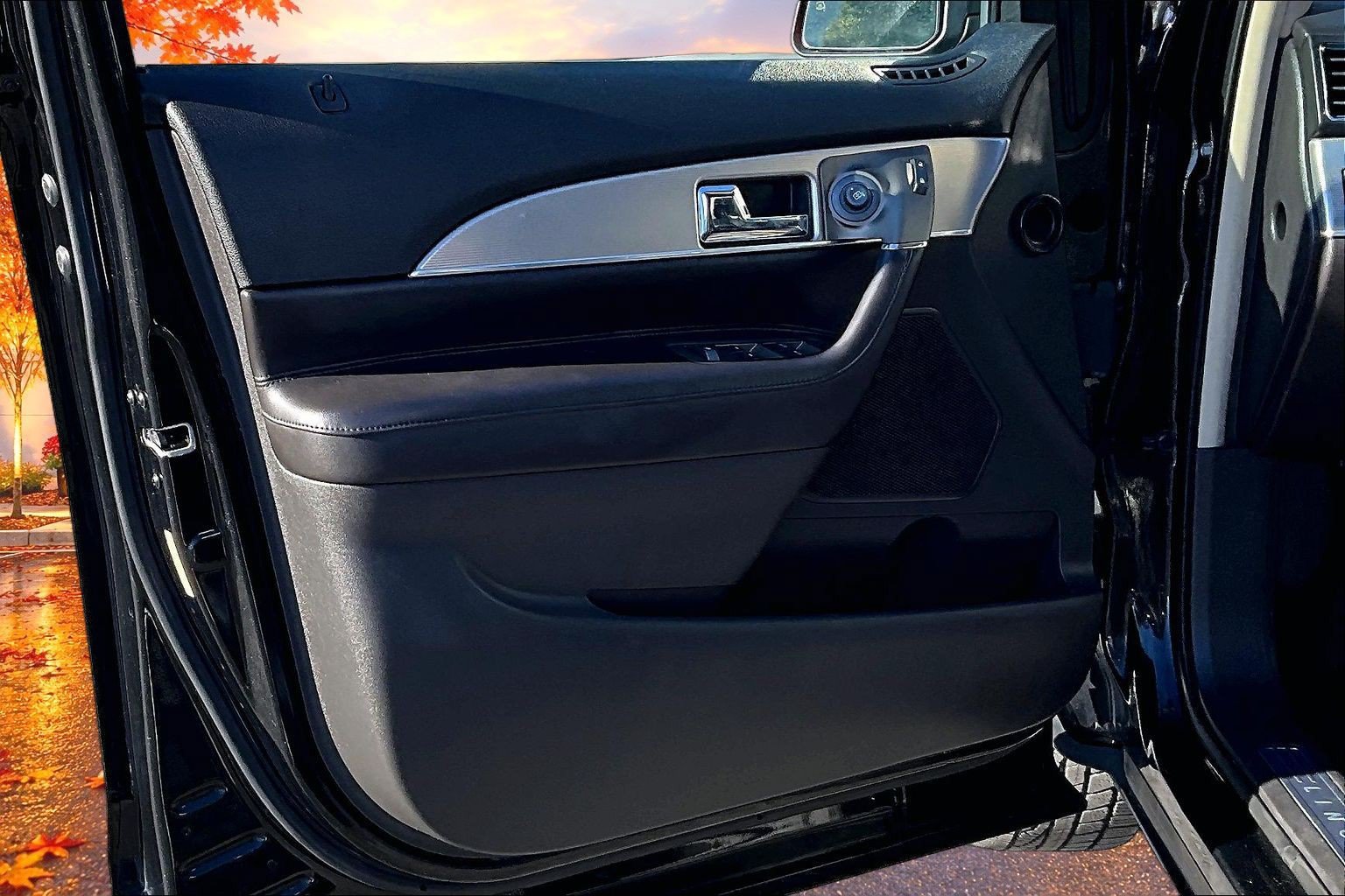 Used 2013 Lincoln MKX AWD image 19