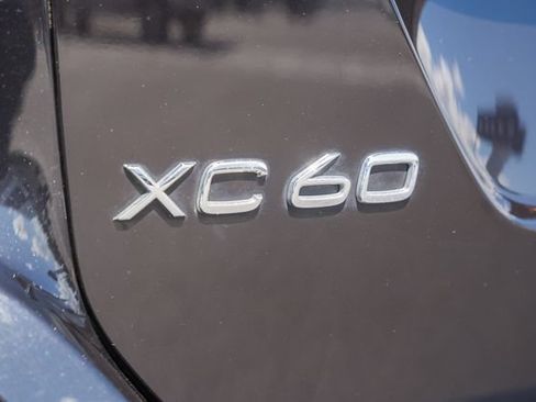 Used 2017 Volvo XC60 T6 Dynamic w/ Climate Package AWD/4WD image 10