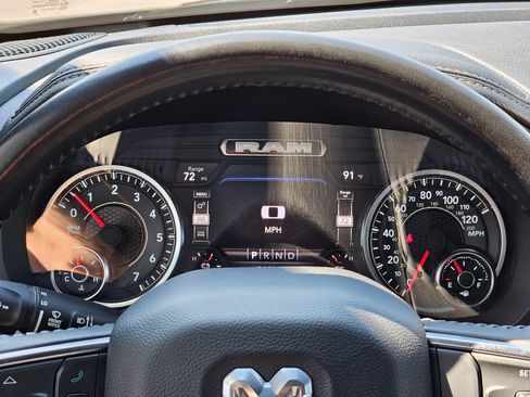 Used 2024 RAM 1500 Laramie image 16