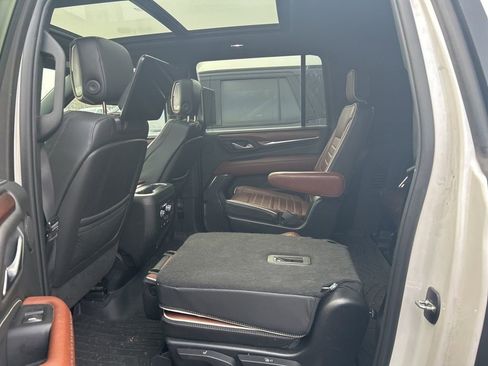 Used 2023 GMC Yukon XL Denali Ultimate AWD/4WD image 40