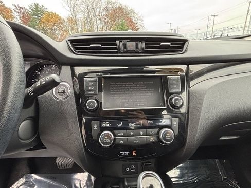 Used 2022 Nissan Rogue Sport SL w/ Premium Package image 14