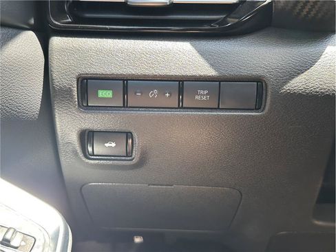 Used 2025 Nissan Sentra SR FWD image 26