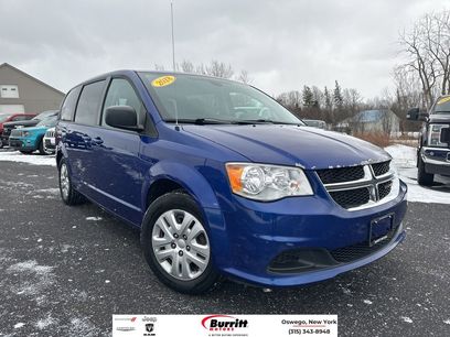 Used 2018 Dodge Grand Caravan SE w/ UConnect Hands-Free Group