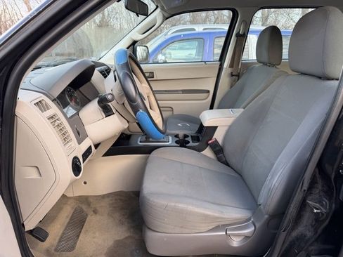Used 2011 Ford Escape XLS w/ 101A Rapid Spec Order Code image 8