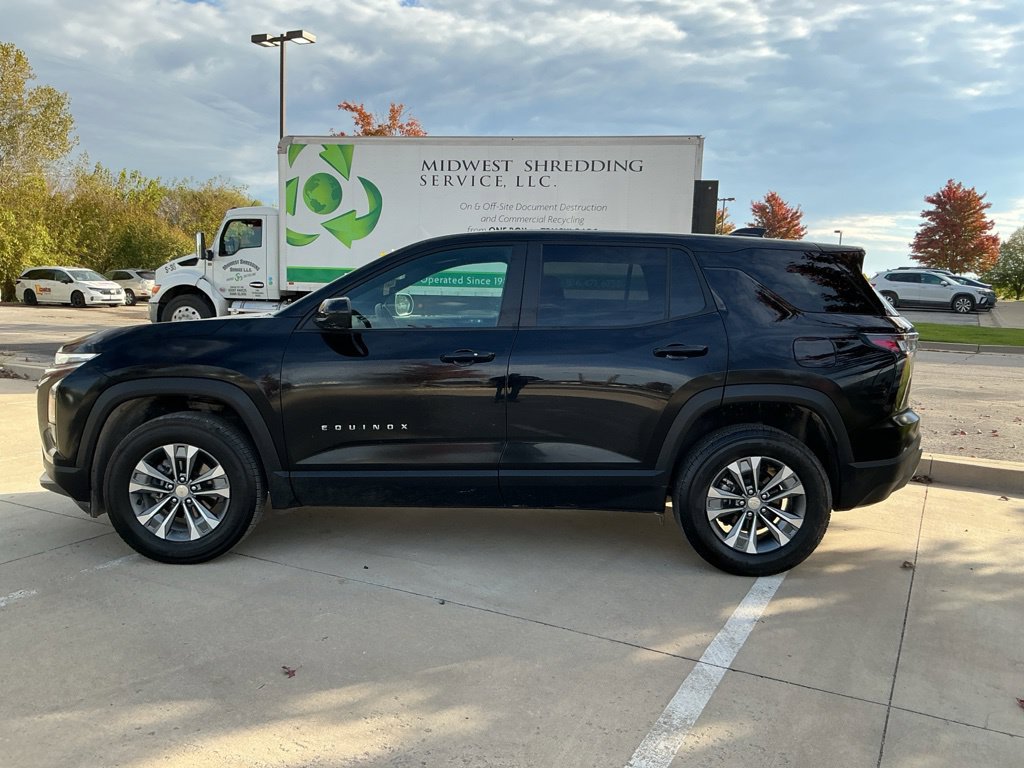 Used 2025 Chevrolet Equinox LT FWD image 8