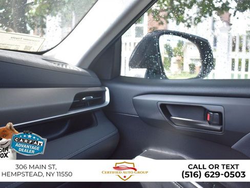 Used 2025 Toyota Highlander LE FWD image 20