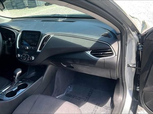 Used 2024 Chevrolet Malibu RS FWD image 15