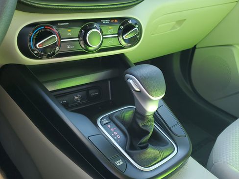 Used 2022 Kia Soul LX w/ Technology Package image 27