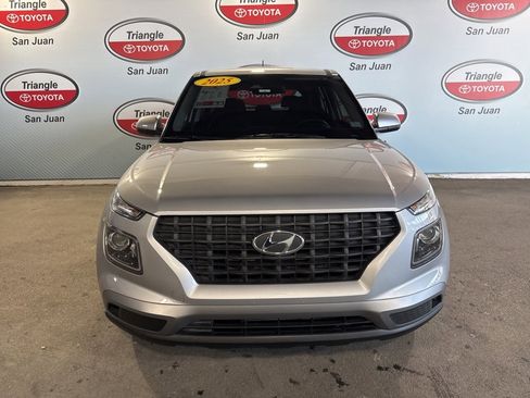 Used 2025 Hyundai Venue SE image 2