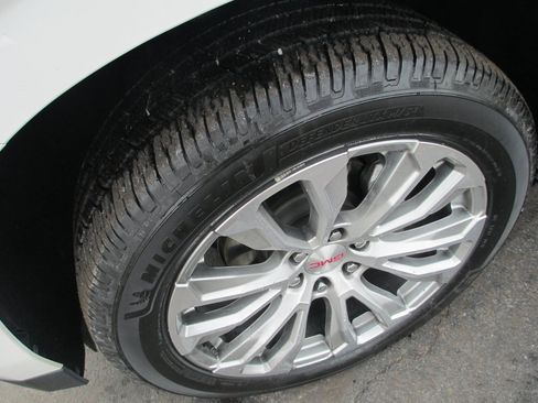 Certified 2022 GMC Yukon XL Denali image 12