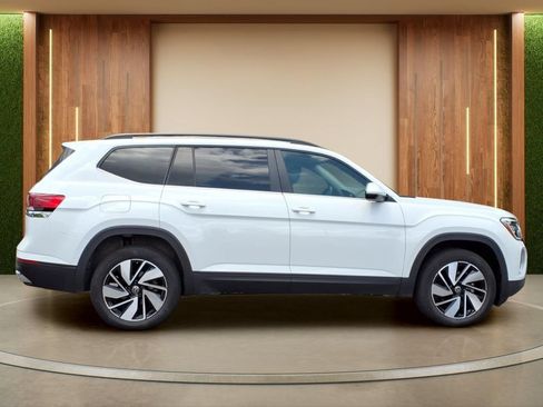 Used 2025 Volkswagen Atlas SE FWD image 35