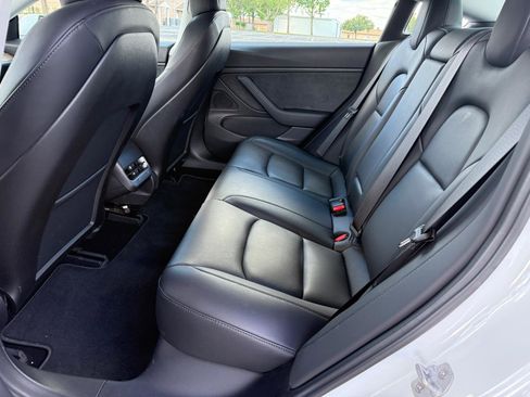 Used 2018 Tesla Model 3 Mid Range RWD image 14