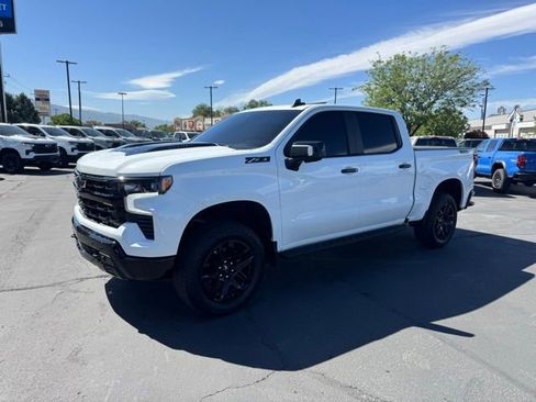 Used 2026 Chevrolet Silverado 1500 LT Trail Boss w/ LT Trail Boss Premium Package AWD/4WD image 3
