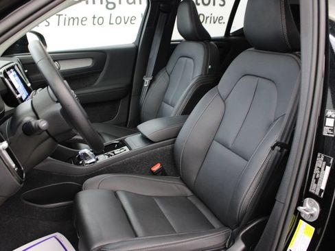 Used 2026 Volvo XC40 B5 Plus AWD/4WD image 16