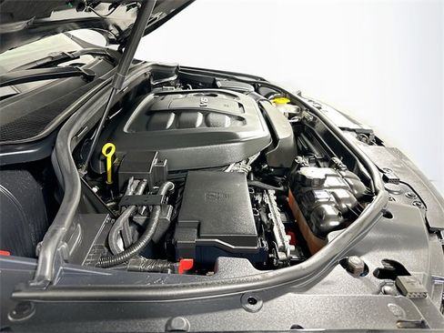 Used 2017 Jeep Grand Cherokee Limited image 19