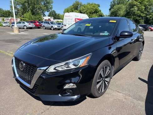 Used 2019 Nissan Altima 2.5 SV AWD/4WD image 1