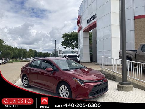 Used 2023 Toyota Corolla LE w/ Carpet Mat Package (TMS) FWD image 1