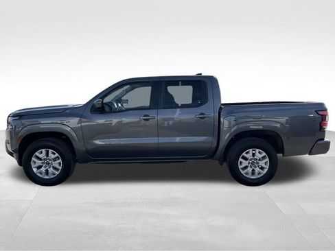 Used 2023 Nissan Frontier SV image 4