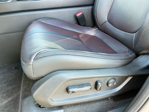 Used 2025 Honda Pilot Black Edition image 19