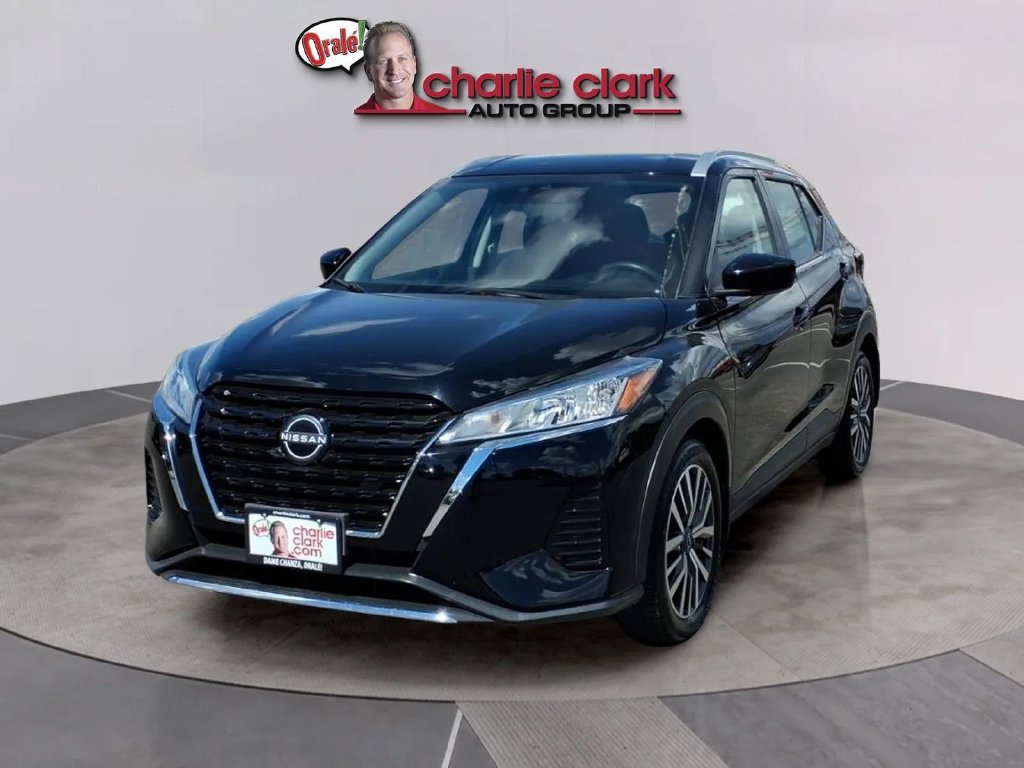 Used 2024 Nissan Kicks SV FWD image 1