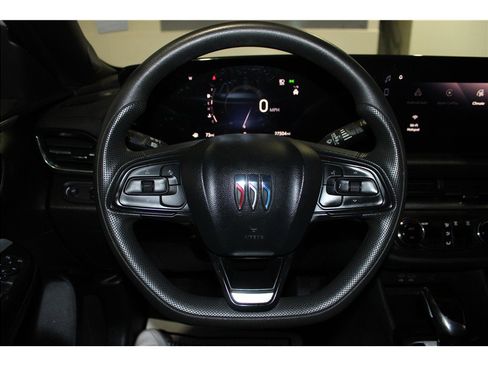 Used 2024 Buick Envista Preferred w/ Advanced Safety Package image 26