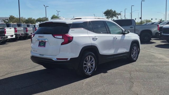 Certified 2023 GMC Terrain SLT FWD image 8