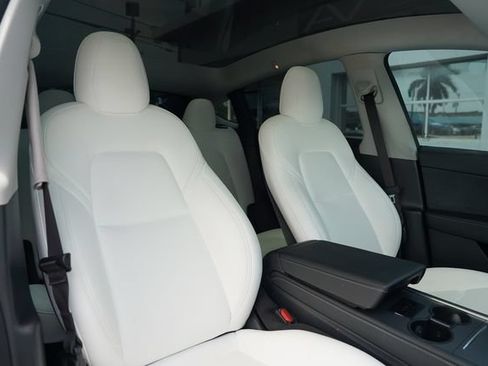 Used 2022 Tesla Model Y Long Range AWD/4WD image 22