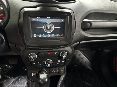 Used 2018 Jeep Renegade Trailhawk w/ Cold Weather Group II AWD/4WD image 16