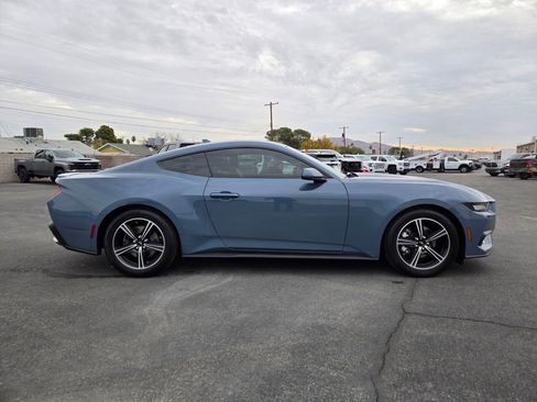 Used 2025 Ford Mustang Premium image 7