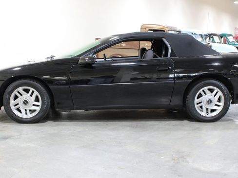 Used 1995 Chevrolet Camaro Z28 RWD image 24