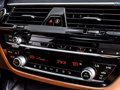 Used 2022 BMW 530i xDrive w/ Convenience Package image 27