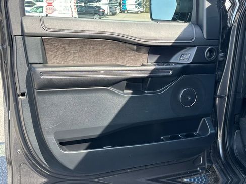 Used 2020 Ford Expedition Limited w/ Equipment Group 302A image 22