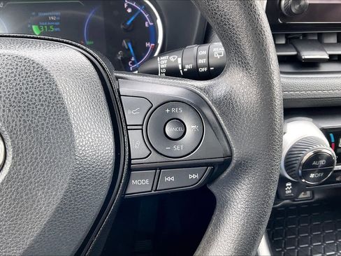 Used 2024 Toyota RAV4 XLE image 25