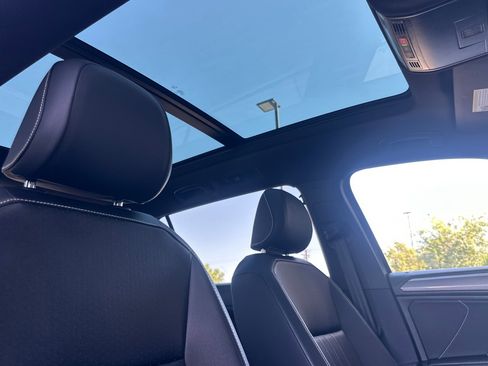 Certified 2024 Volkswagen Tiguan SE R-Line image 17