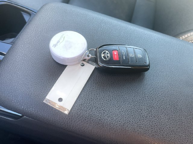 Used 2025 Toyota Camry SE FWD image 29