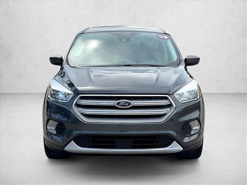 Used 2019 Ford Escape SE FWD image 3