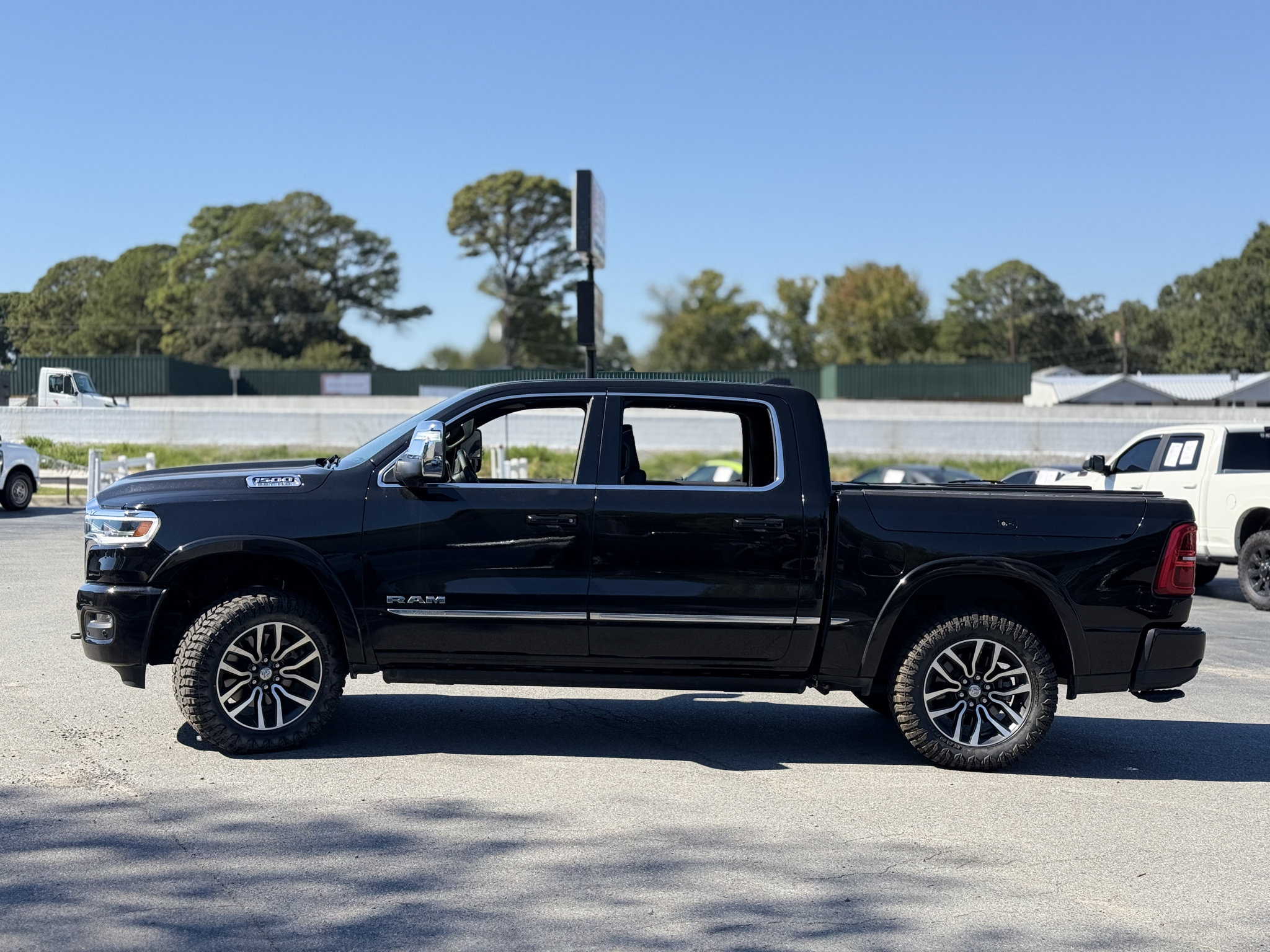 Used 2025 RAM 1500 Limited w/ Trailer Tow Group AWD/4WD image 25