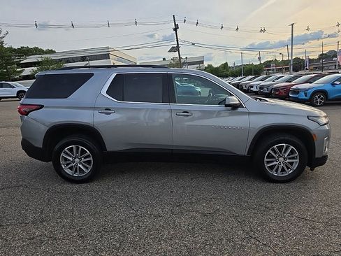 Used 2023 Chevrolet Traverse LT AWD/4WD image 2