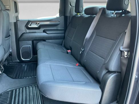 Used 2023 Chevrolet Silverado 1500 RST w/ Z71 Off-Road Package AWD/4WD image 14